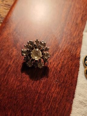 Vintage-Style Flower Cluster Brooch in Silver Tone with Clear Stones